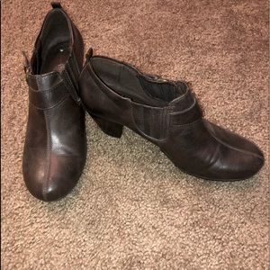 BareTraps Corynne ergonomic business heels, 9M